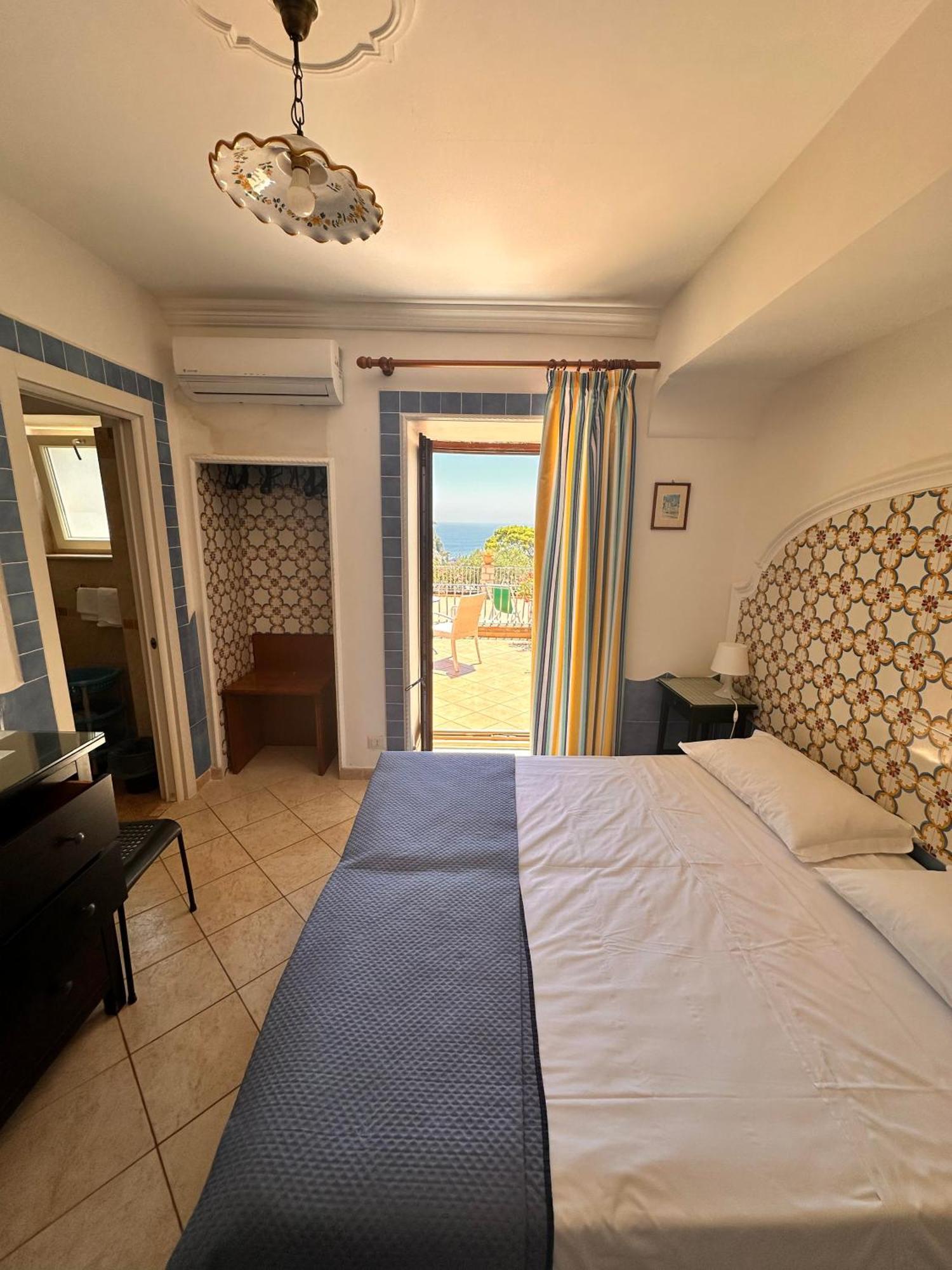 4 Stagioni Hotel *